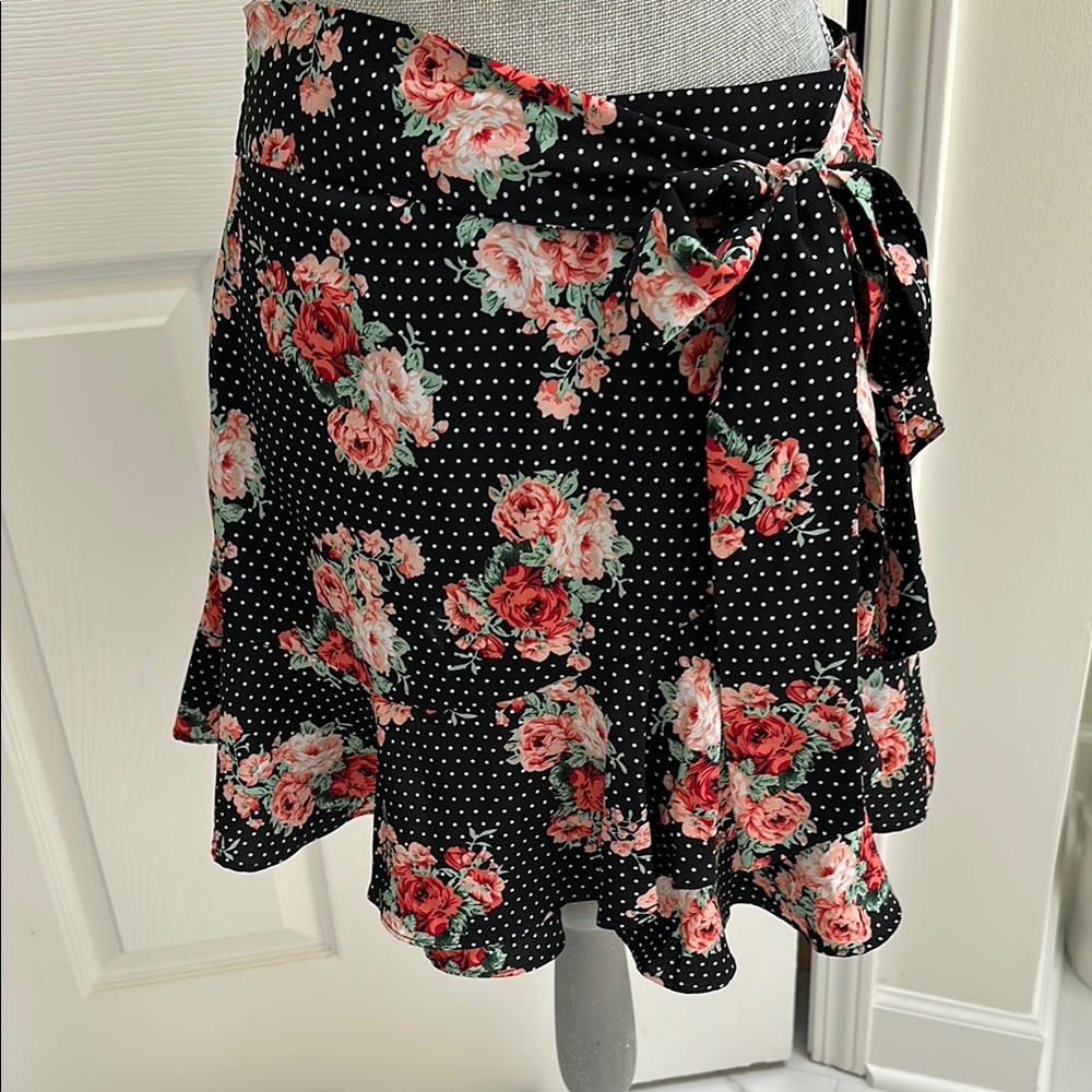 Lea & Viola Black Polka Dot Floral Skirt Size M